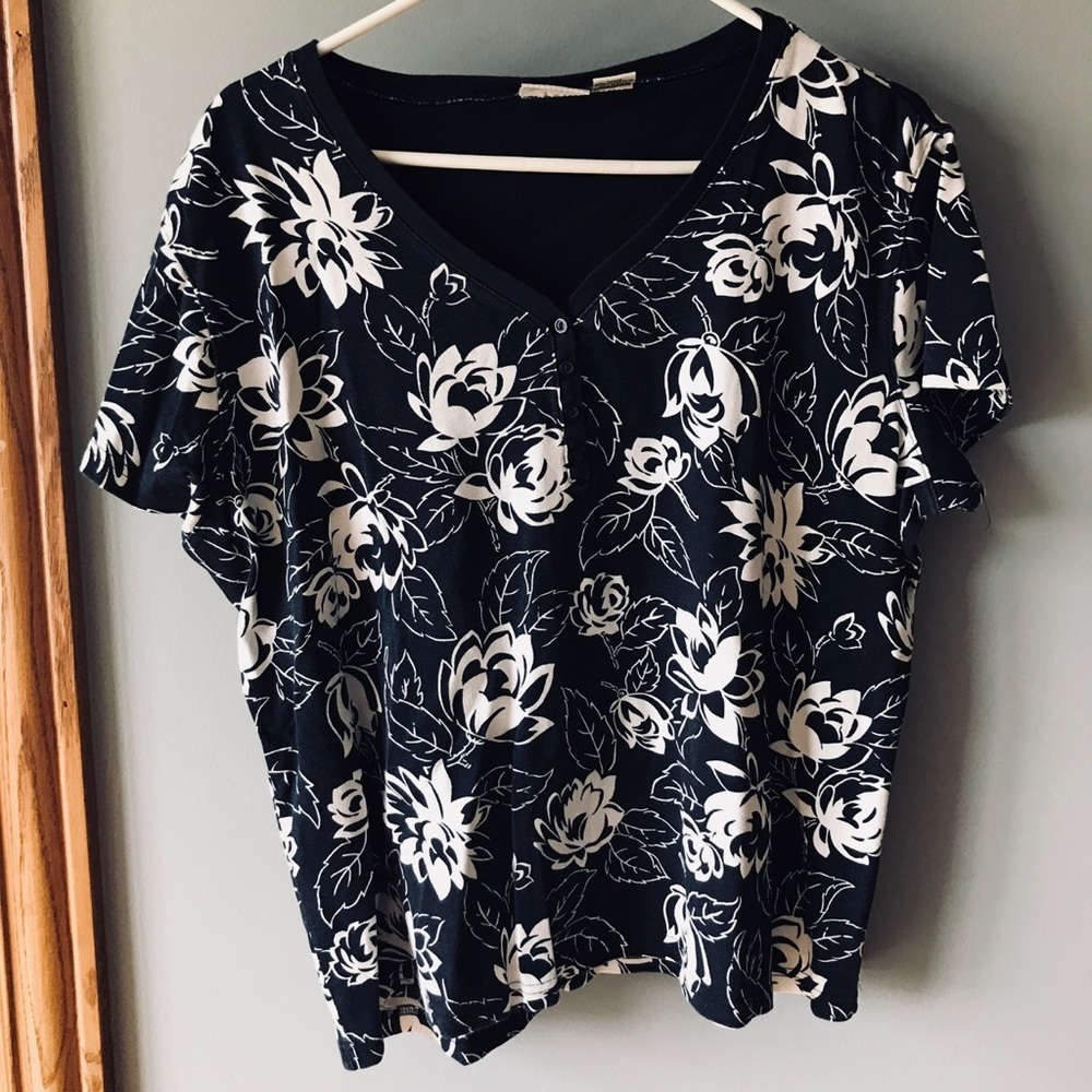 White Stag floral top